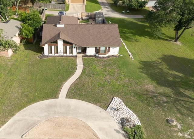 Property at 2305 Canyon Creek Dr, Temple, TX 76502, 3 beds, 2 baths