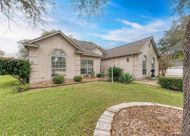 Property at 1610 Meadow Ln, Lockhart, TX 78644, 3 beds, 2 baths