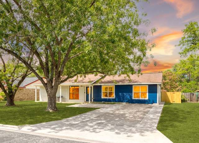 Property at 802 San Jacinto St, Lockhart, TX 78644, 4 beds, 2 baths