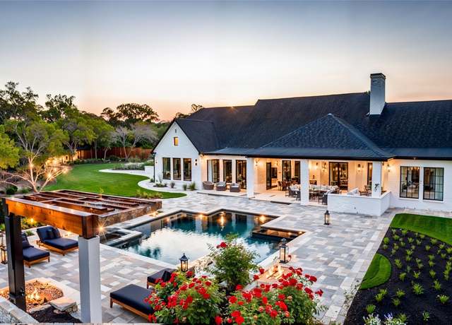 Property at 208 Stonegate Ln, Dripping Springs, TX 78620, 4 beds, 3 baths