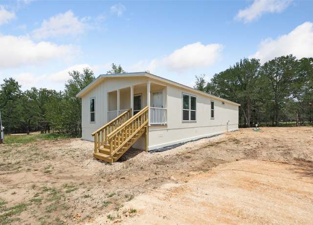 Property at 885 Roosevelt Rd, Luling, TX 78648, 4 beds, 2 baths