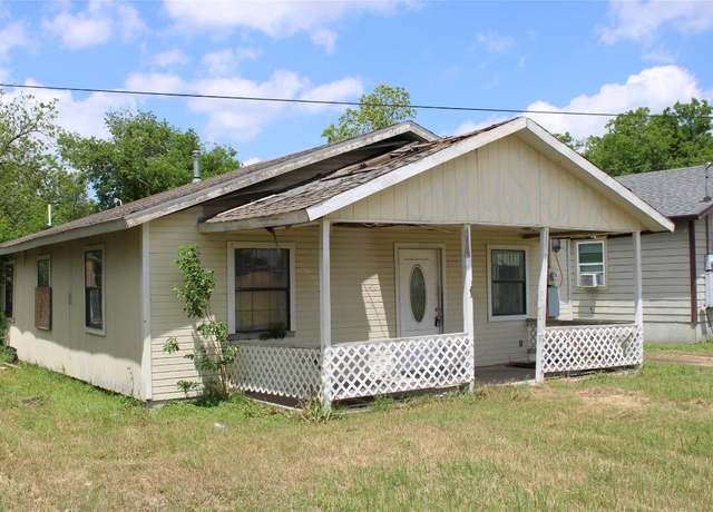 Property at 103 S Barker St, Thrall, TX 76578, 2 beds, 1 bath