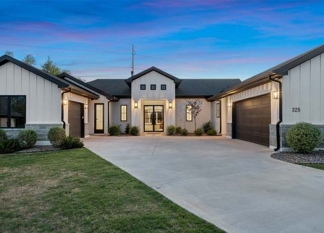 Property at 325 Stockman Dr, Dripping Springs, TX 78620, 5 beds, 4 baths