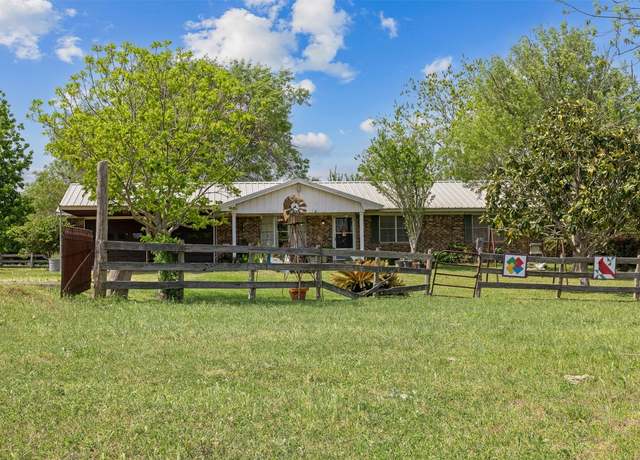 Property at 1727 Fm 2503, Fayetteville, TX 78940, 4 beds, 2 baths