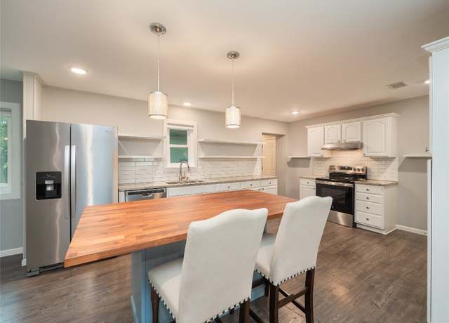 Property at 330 Yucca Dr, Kingsland, TX 78639, 3 beds, 2.5 baths
