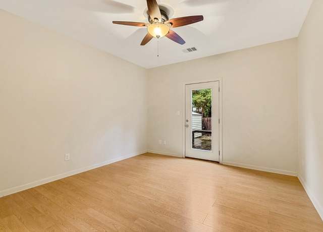 Property at 2834 Pearl St, Austin, TX 78705, 4 beds, 3.5 baths