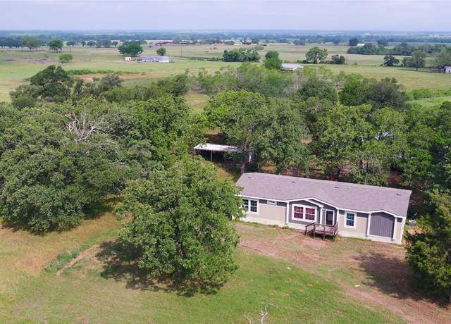 Property at 204 Country Ln, Rockdale, TX 76567