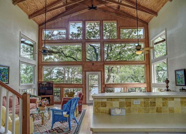 Property at 106 Pueblo, Smithville, TX 78957, 2 beds, 2 baths