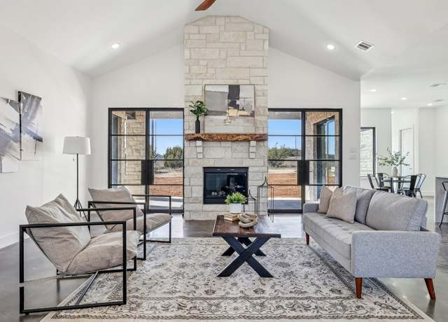 Property at 138 Cloudwood Ranch Rd, Briggs, TX 78608, 5 beds, 5 baths