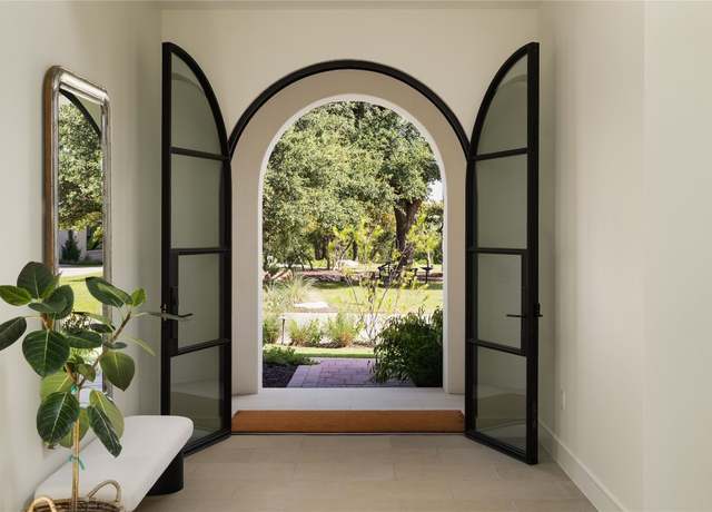 Property at 4401 Amarra Dr #20, Austin, TX 78735, 4 beds, 4.5 baths