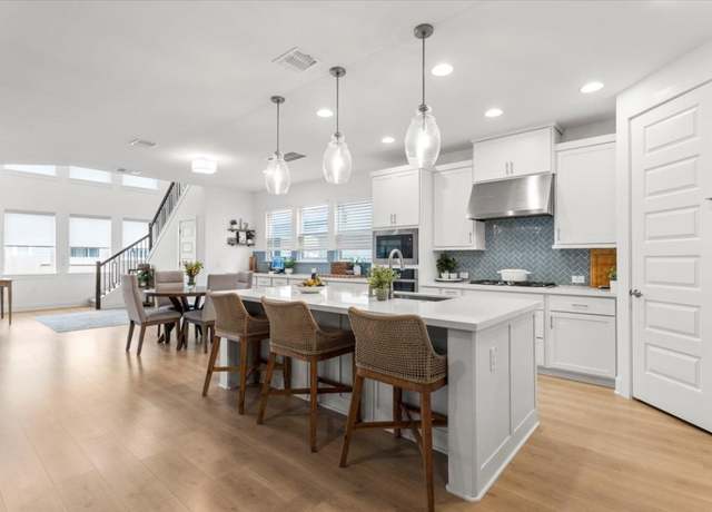 Property at 7913 Edmondson Bnd, Austin, TX 78744, 4 beds, 3.5 baths