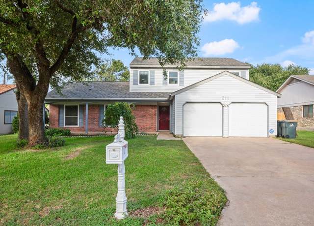 Property at 211 Woodmont Dr, Georgetown, TX 78628, 4 beds, 2.5 baths