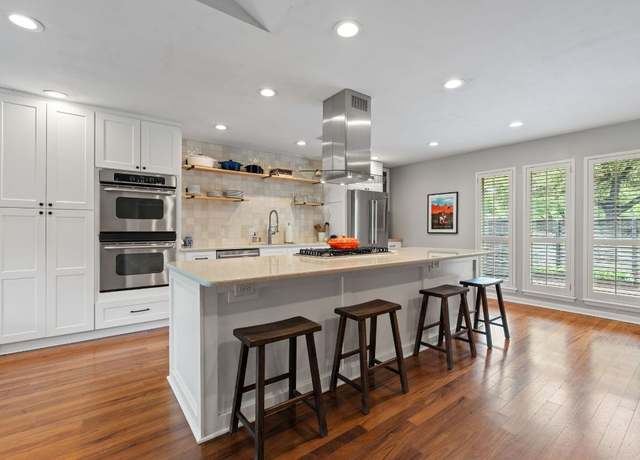 Property at 5911 West Gate Blvd, Austin, TX 78745, 3 beds, 2 baths