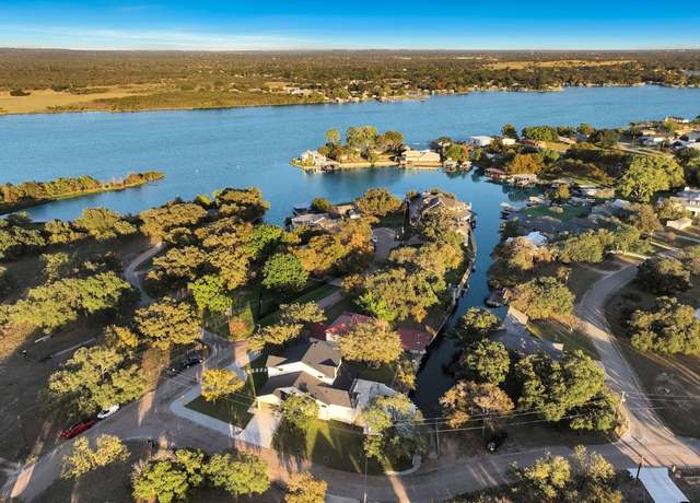 Property at 300 Deer Dr, Sunrise Beach, TX 78643, 5 beds, 4 baths