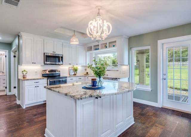 Property at 200 S Prairie Ln, Georgetown, TX 78633, 3 beds, 2.5 baths