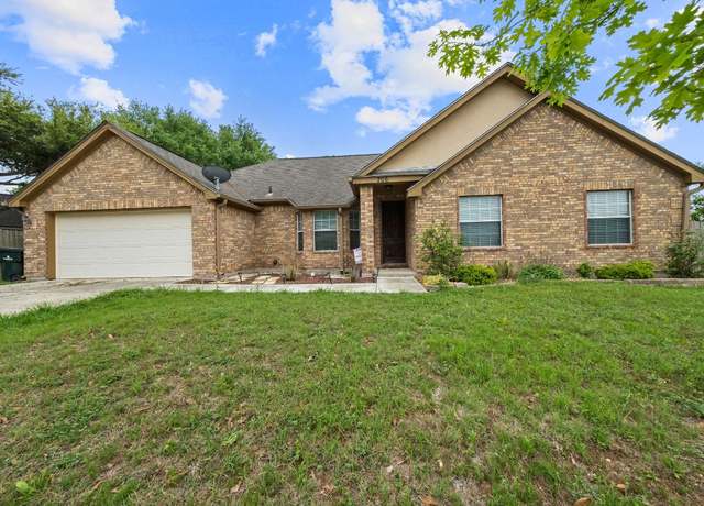 Property at 206 Club Vw W, Seguin, TX 78155, 3 beds, 2 baths