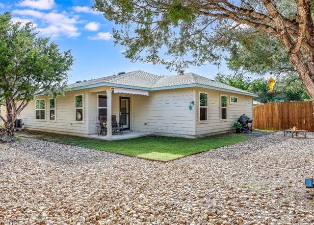 Property at 1901 Owens Ln, Lago Vista, TX 78645, 3 beds, 2 baths
