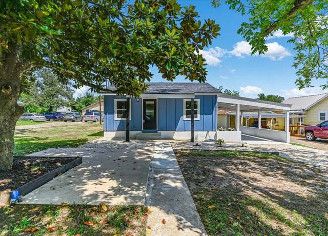 Property at 710 E 2nd St, Elgin, TX 78621, 2 beds, 2 baths