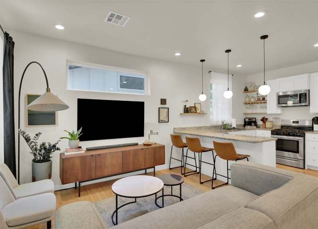 Property at 510 Blackson Ave #2, Austin, TX 78752, 2 beds, 2.5 baths