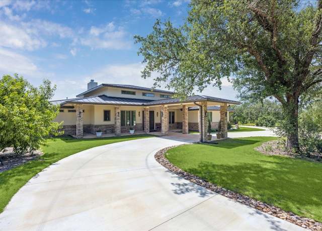 Property at 405 Spicewood Trails Dr, Spicewood, TX 78669, 3 beds, 3.5 baths