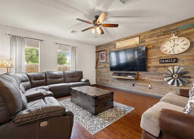Property at 12616 Wayne Spur Ln, Elgin, TX 78621, 3 beds, 2.5 baths
