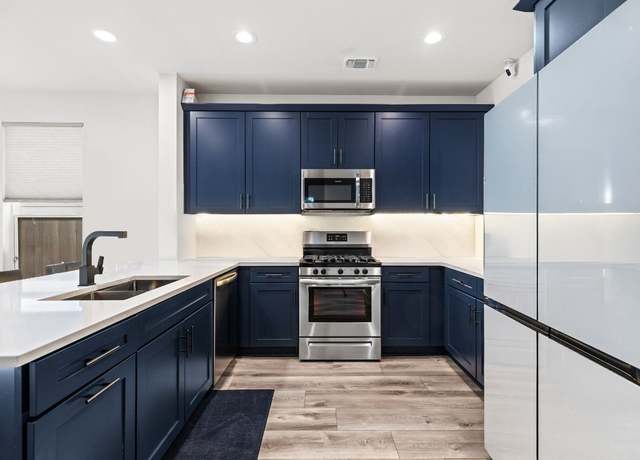 Property at 506 Thrasher Ln #2, Austin, TX 78741, 2 beds, 2.5 baths