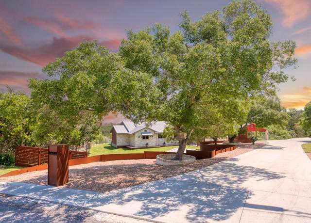 Property at 109 N Hill Top Dr, Boerne, TX 78006, 4 beds, 3 baths