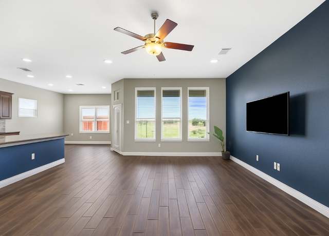 Property at 208 Blue Waterleaf Ln, Georgetown, TX 78626, 4 beds, 3 baths