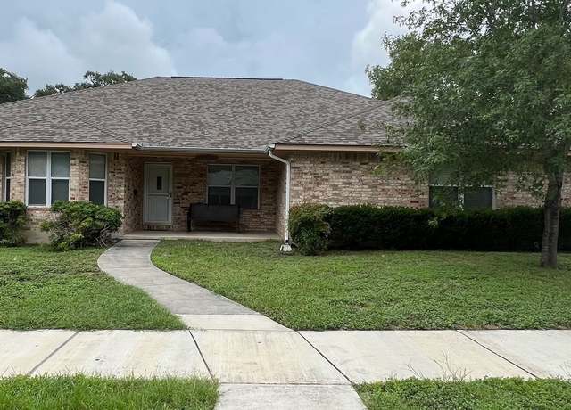 Property at 331 W Nolte St, Seguin, TX 78155, 4 beds, 2 baths