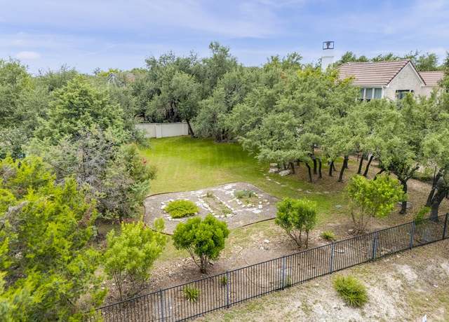 Property at 9 Wingreen Loop, The Hills, TX 78738