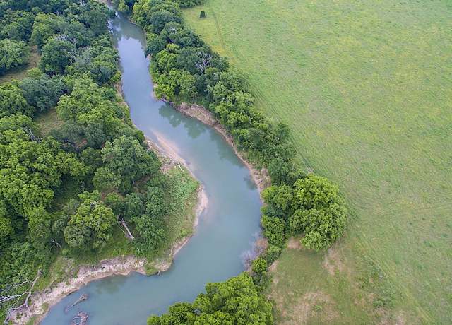 Property at 2464 County Road 249, Luling, TX 78648, 3 beds, 3.5 baths
