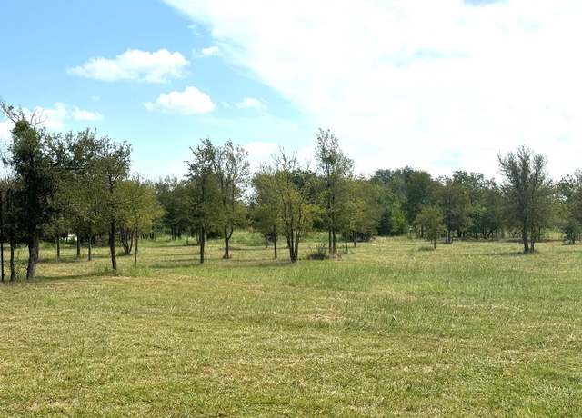 Property at 810 Skyline Rd, Dale, TX 78616