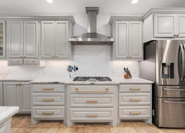 Property at 5900 Cartwright Cv, Austin, TX 78731, 3 beds, 2 baths