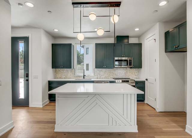Property at 4127 E 12th St #5, Austin, TX 78721, 3 beds, 2.5 baths