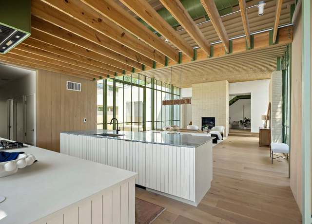 Property at 4506 Chiappero Trl, Austin, TX 78731, 5 beds, 4.5 baths