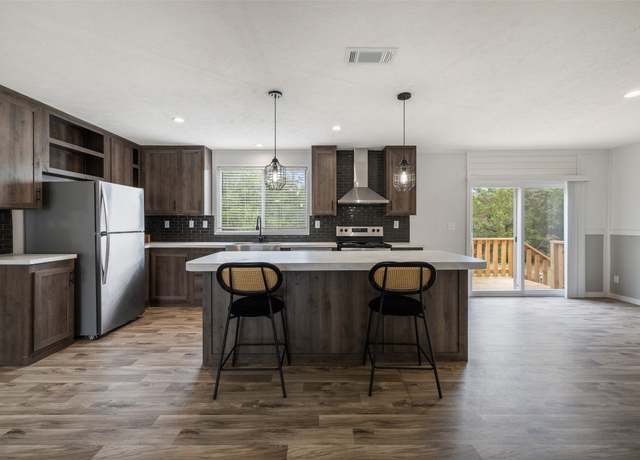 Property at 281 Green Oaks Dr, Bastrop, TX 78602, 4 beds, 2 baths
