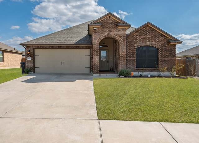 Property at 200 Christopher Dr, Killeen, TX 76542, 3 beds, 2 baths