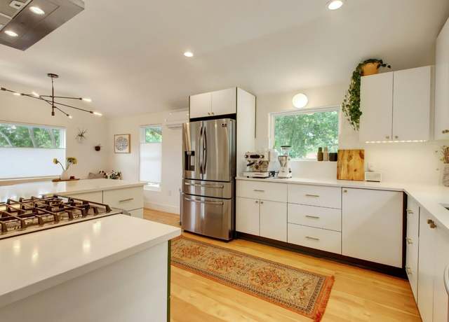 Property at 2000 E 8th St, Austin, TX 78702, 1 bed, 1 bath
