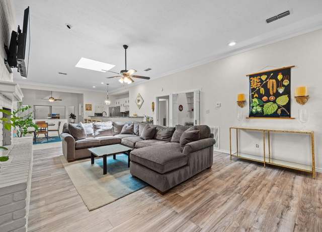 Property at 11009 Pinehurst Dr, Austin, TX 78747, 2 beds, 2 baths