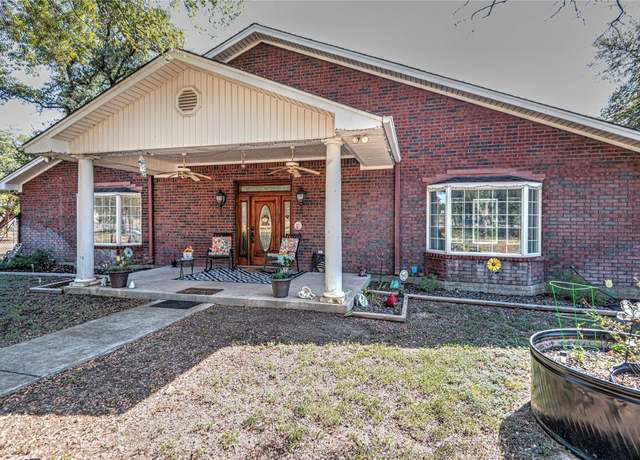 Property at 11239 Brewer Rd, Salado, TX 76571, 6 beds, 5 baths