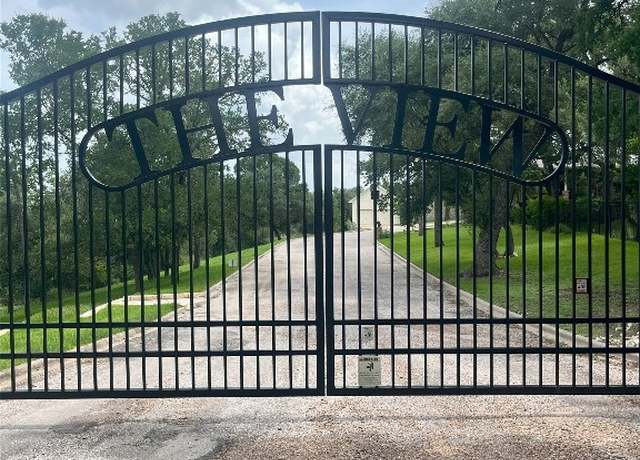Property at 111 Kathleen Ave, La Grange, TX 78945, 4 beds, 3.5 baths