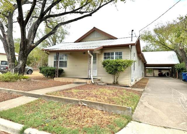 Property at 309 Williams St, Elgin, TX 78621, 3 beds, 1 bath