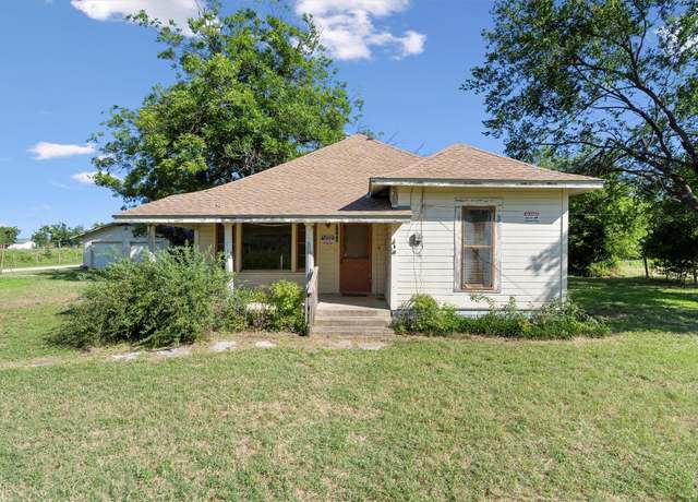 Property at 1104 E Umlang St, Thorndale, TX 76577, 3 beds, 1 bath