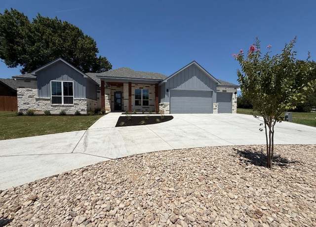 Property at 152 Broadmoor St, Meadowlakes, TX 78654, 3 beds, 2.5 baths