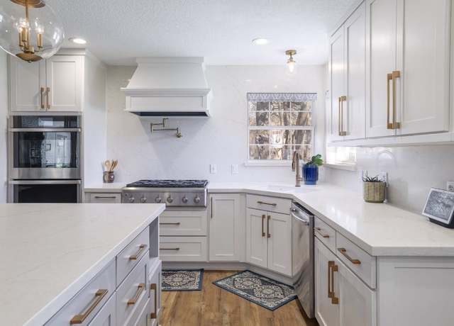 Property at 30228 Saint Andrews Dr, Georgetown, TX 78628, 4 beds, 4.5 baths