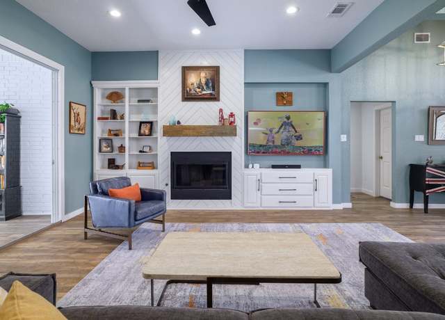 Property at 30228 Saint Andrews Dr, Georgetown, TX 78628, 4 beds, 4.5 baths