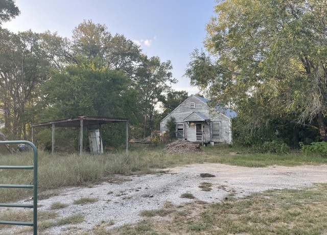 Property at 686 Fm 812, Red Rock, TX 78662