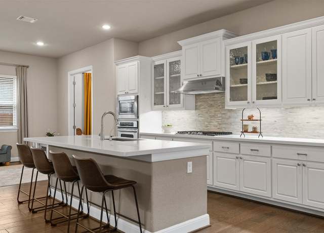Property at 520 Peakside Cir, Dripping Springs, TX 78620, 4 beds, 3.5 baths