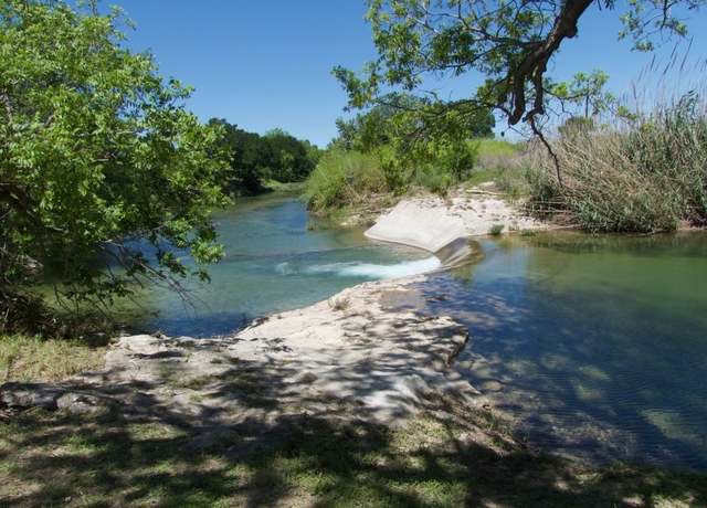 Property at 322 Narrows Rd, Blanco, TX 78606
