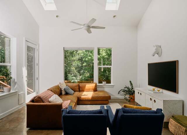 Property at 3001 Del Curto Rd #14, Austin, TX 78704, 3 beds, 2.5 baths